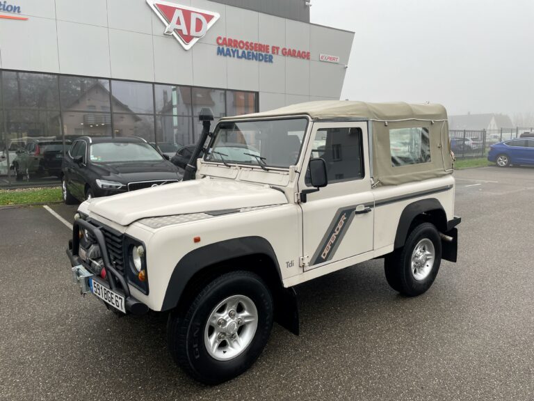 LAND ROVER DEFENDER MEL LOCATION HANGENBIETEN AEROPORT STRASBOURG ENTZHEIM EUROMETROPOLE BAS-RHIN ALSCACE GRAND EST 17