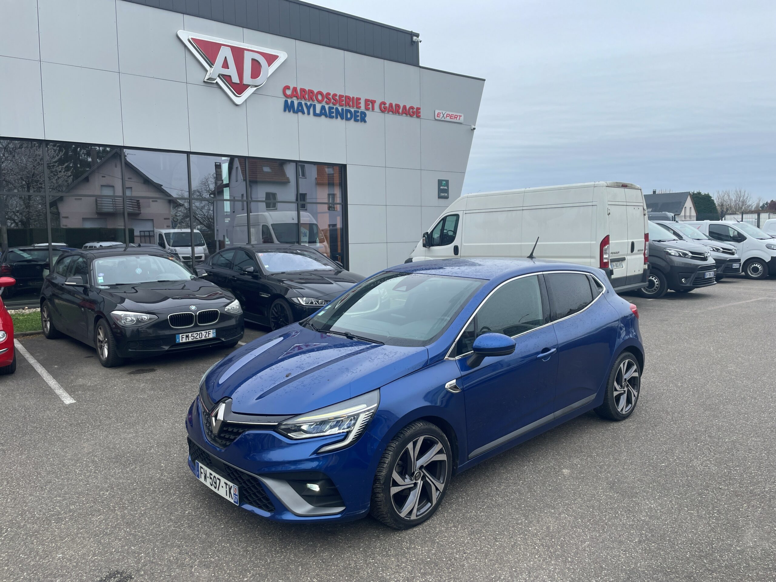 RENAULT CLIO V 1.0 TCE RS Line 100 CV MEL LOCATION HANGENBIETEN AEROPORT STRASBOURG ENTZHEIM EUROMETROPOLE BAS-RHIN ALSACE GRAND EST 1